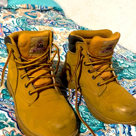 Work boots - Picture 1 of 2